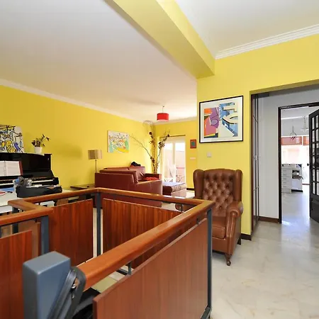 펜션 House With 5 Bedrooms In With Wonderful City View Enclosed Garden And Wifi *