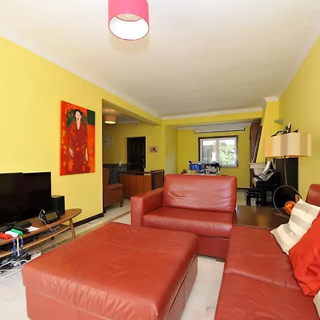 House With 5 Bedrooms In With Wonderful City View Enclosed Garden And Wifi 펜션 *