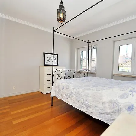 펜션 House With 5 Bedrooms In With Wonderful City View Enclosed Garden And Wifi