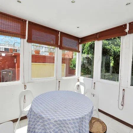 House With 5 Bedrooms In With Wonderful City View Enclosed Garden And Wifi
