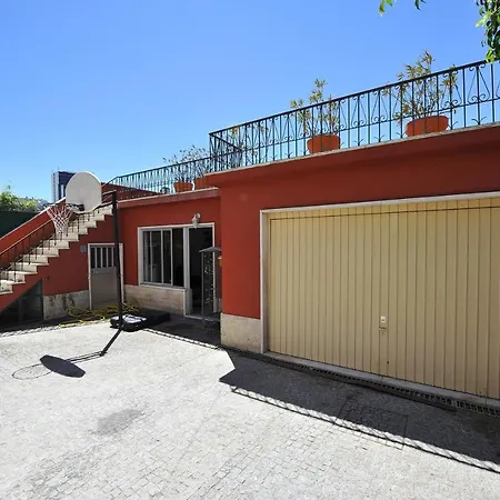 House With 5 Bedrooms In With Wonderful City View Enclosed Garden And Wifi * 리스본
